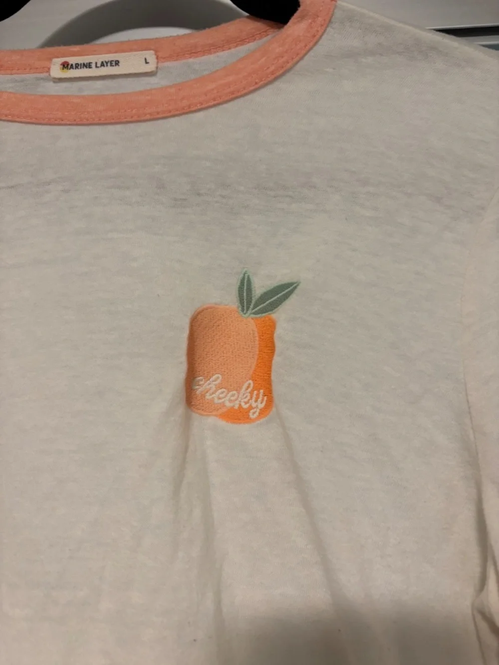 ๐ Marine Layer Ringer Tee โ Embroidered Peaches detail size L ๐ - Picture 2 of 4